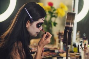 Maquillaje Catrina paso a paso y fácil para Halloween | Blog de Arenal Maquillaje Catrina paso a paso y fácil para Halloween | Blog de Arenal