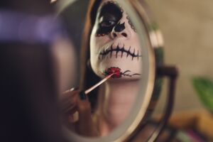Maquillaje Catrina paso a paso y fácil para Halloween | Blog de Arenal Maquillaje Catrina paso a paso y fácil para Halloween | Blog de Arenal