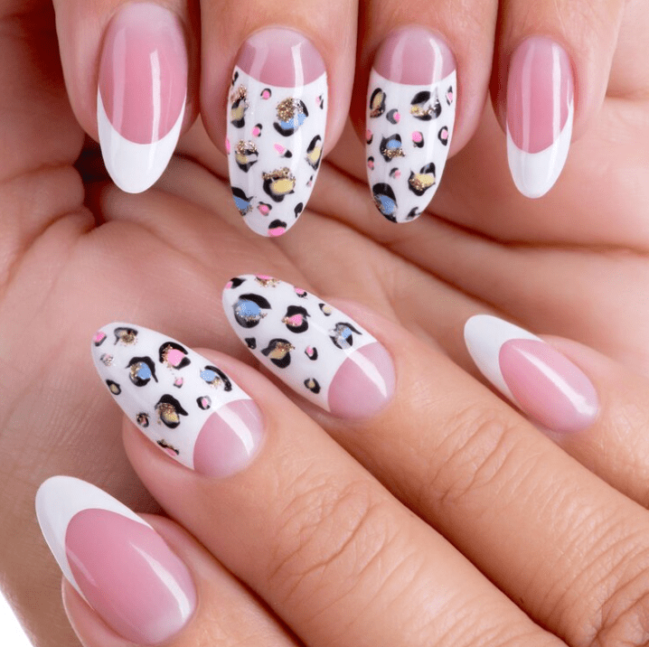 Uñas press on animal print. Funte: Freepik