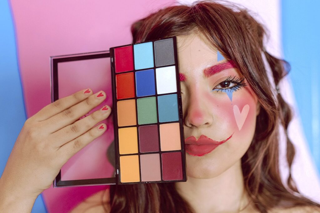 ¿Cómo hacer los labios para el maquillaje payaso Halloween?
