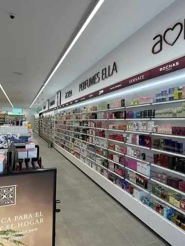 tienda-revolta-7.jpg tienda-revolta-7.jpg